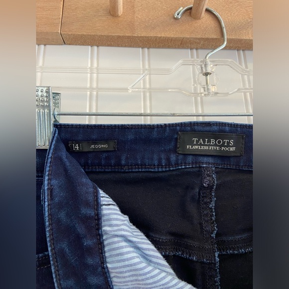 Talbots Flawless Five Pocket Dark Wash Jegging Stretch Denim Jeans Size 14 - Picture 7 of 9